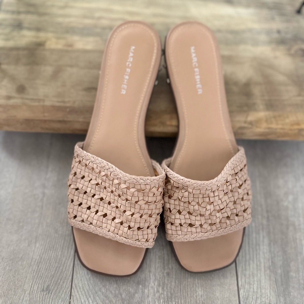 Marc Fisher Jeremy Leather flats in the color tan